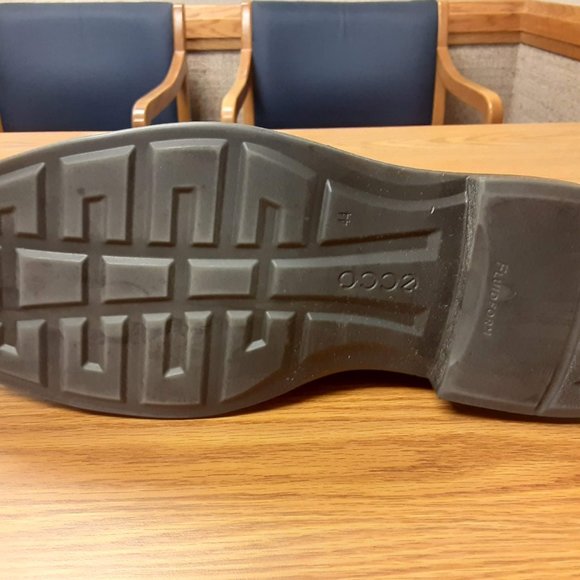 ECCO Men's Helsinki 2.0 Apron Toe Slip-On Loafer, Black, 10-10.5 - Picture 4 of 7